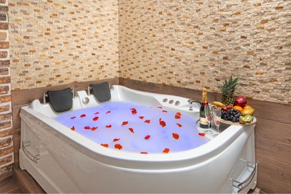 JAKUZİ KEYFİ İLE HUZUR